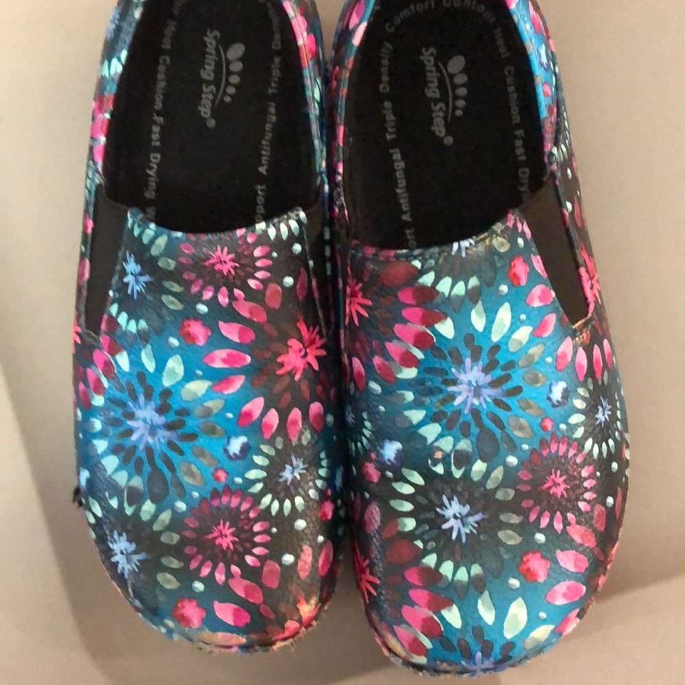 Slip resistant work shoes! Women’s 6.5M. Great.